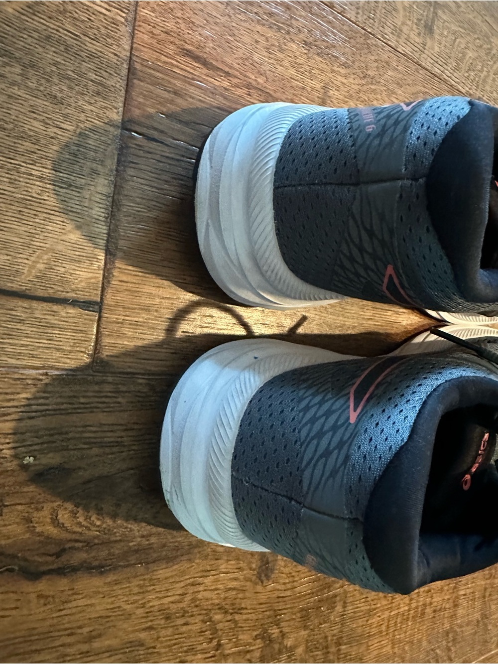 ASICS - Picture 5 of 14